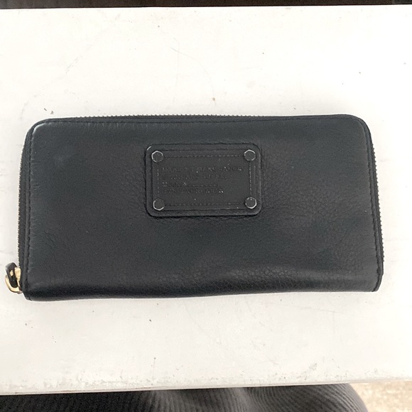 Marc by Marc Jacobs wallet - Picture 1 of 4